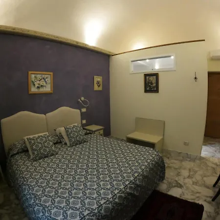 Five Roses Bed & Breakfast 4*