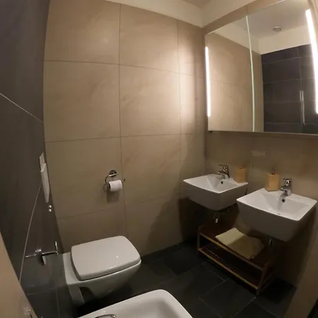 Five Roses 4*