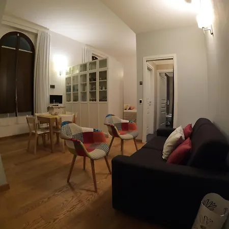 Five Roses Bed & Breakfast