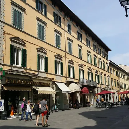 Bed & Breakfast Five Roses