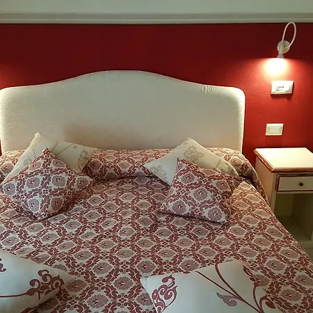 Bed & Breakfast Five Roses Pisa