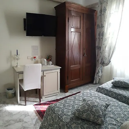 فندق مبيت وإفطار Five Roses