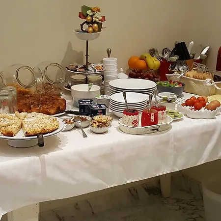 فندق مبيت وإفطار Five Roses بيزا