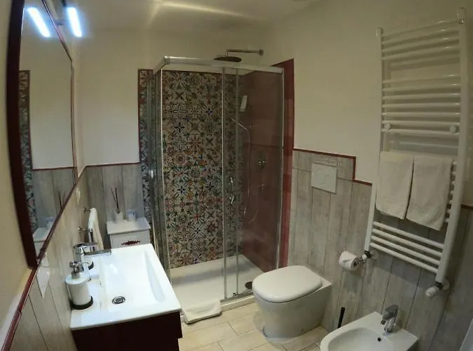 Five Roses Frühstückspension 4*