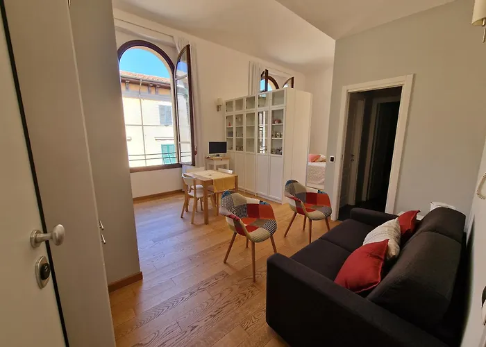 Bed and breakfast Five Roses 4*