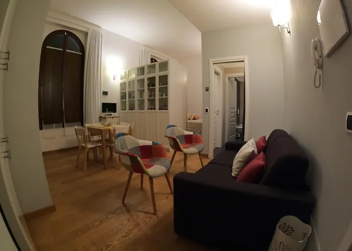 Five Roses Bed & Breakfast